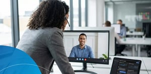 A customer support specialist preparing real buyer moments with retorio on the office